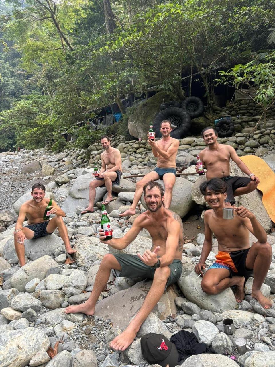 Indra Valley Inn Bukit Lawang Dış mekan fotoğraf